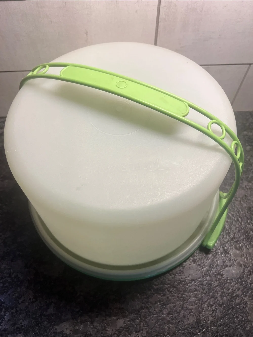 Tupperware Green Cake Carrier with Handle - RARE COLOR. Very good condition